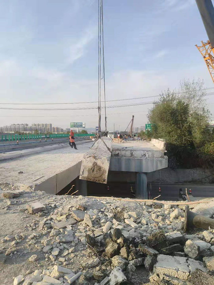 桥梁快猫网址大全拆除施工队